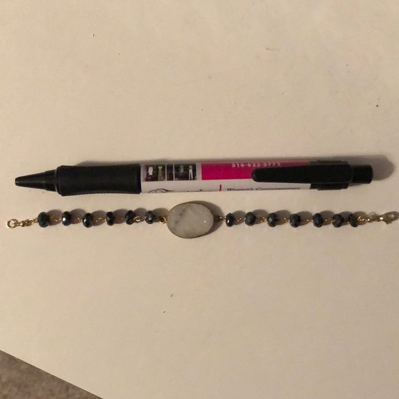 Druzy white stone gold bracelet - Picture 5 of 5